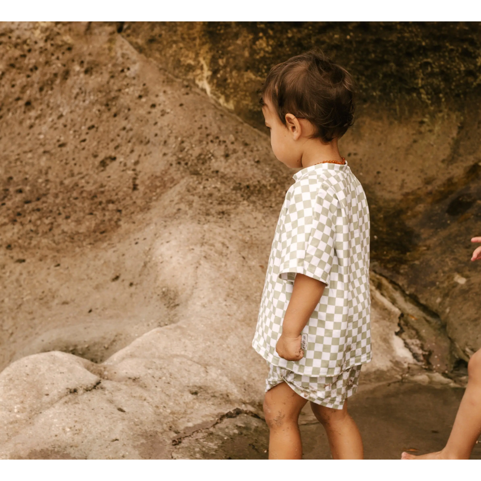 mate retro shorts in moss