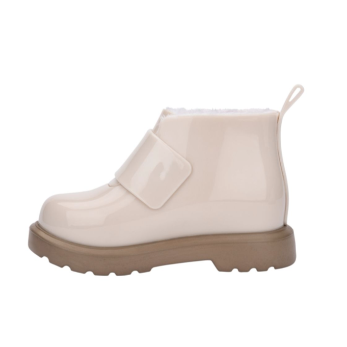 faux fur lined chelsea boot in cream