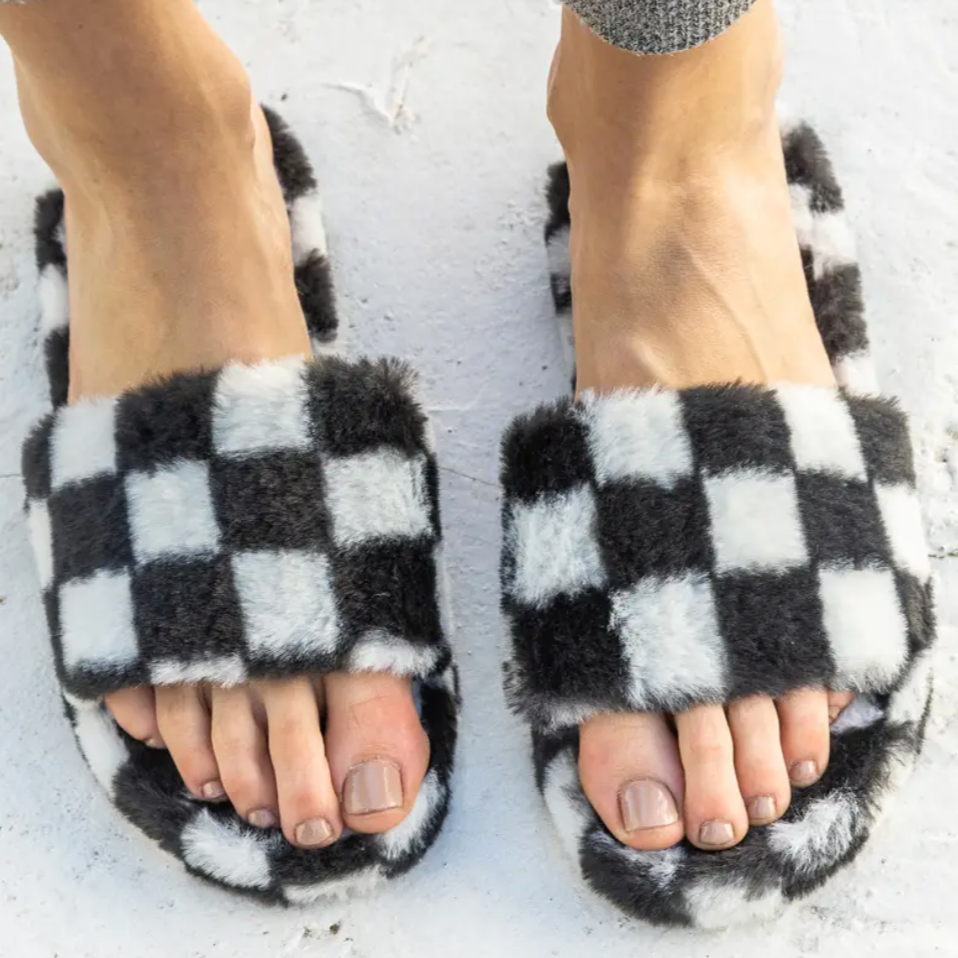 checkered fuzzy slippers in ivory / black