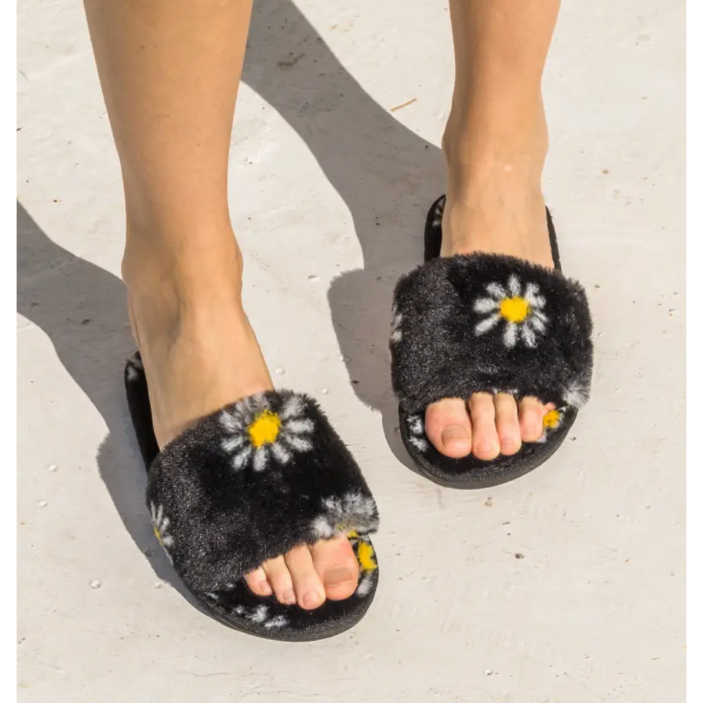 fur slippers in black daisy flower