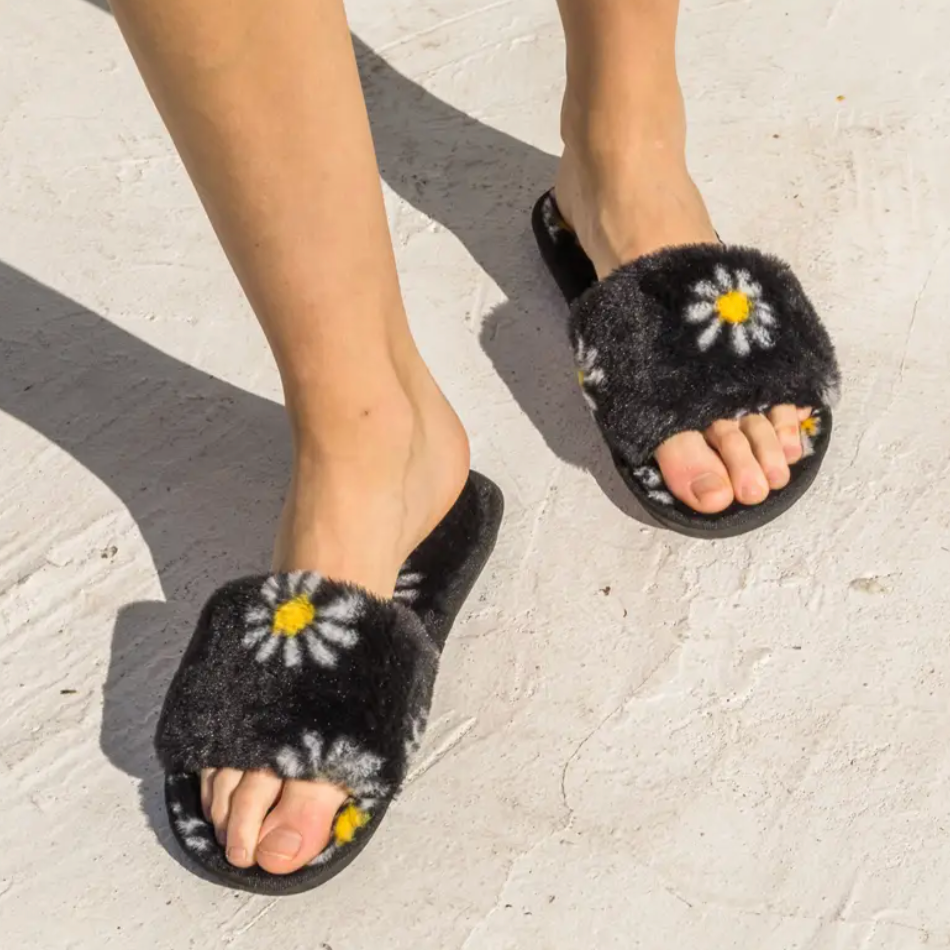 fur slippers in black daisy flower