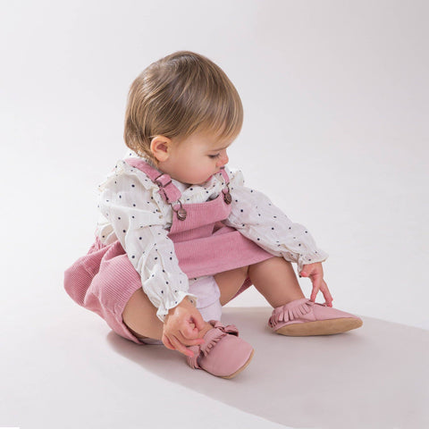 baby moccasins in pink