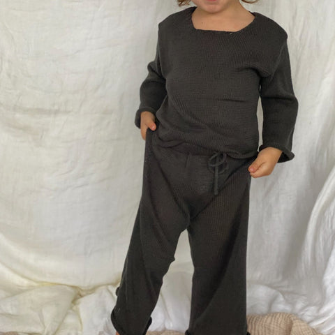 billie frankie knit pullover in black