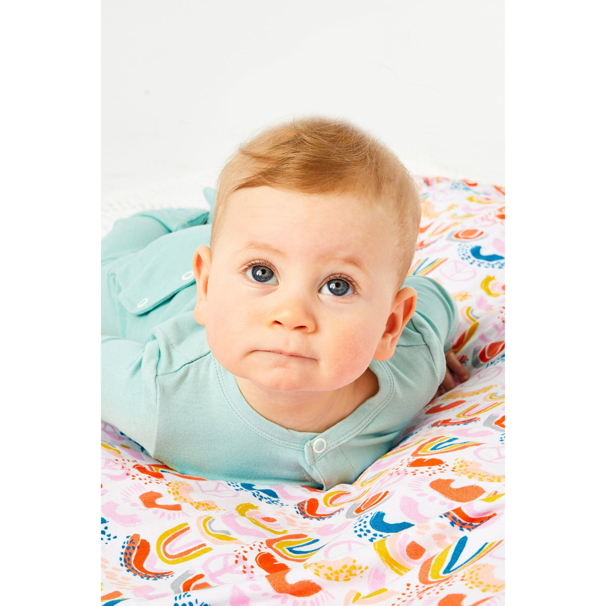 Stretchy Oversized Blanket - Rainbows Pink