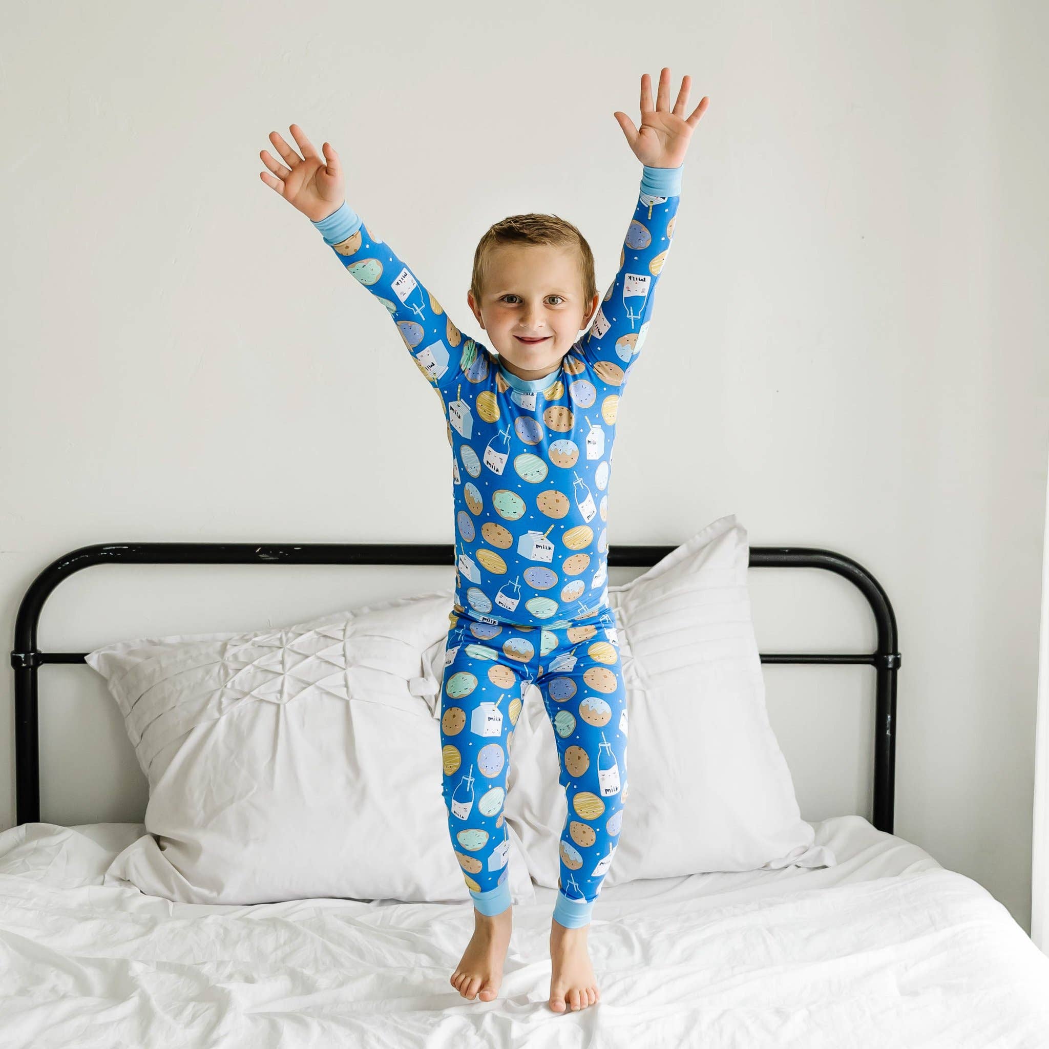 blue cookies & milk two-piece bamboo viscose pajama set