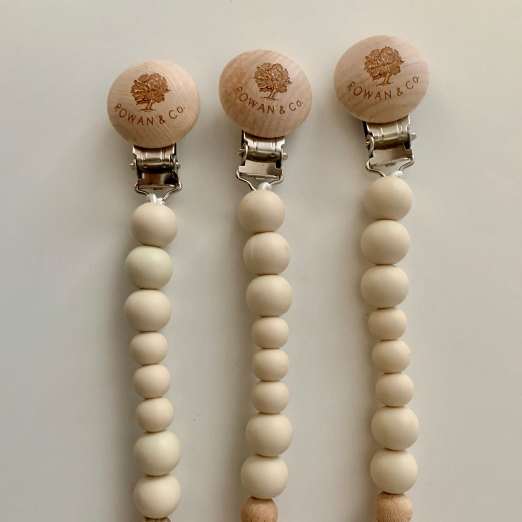 carolyn pacifier clip in cream