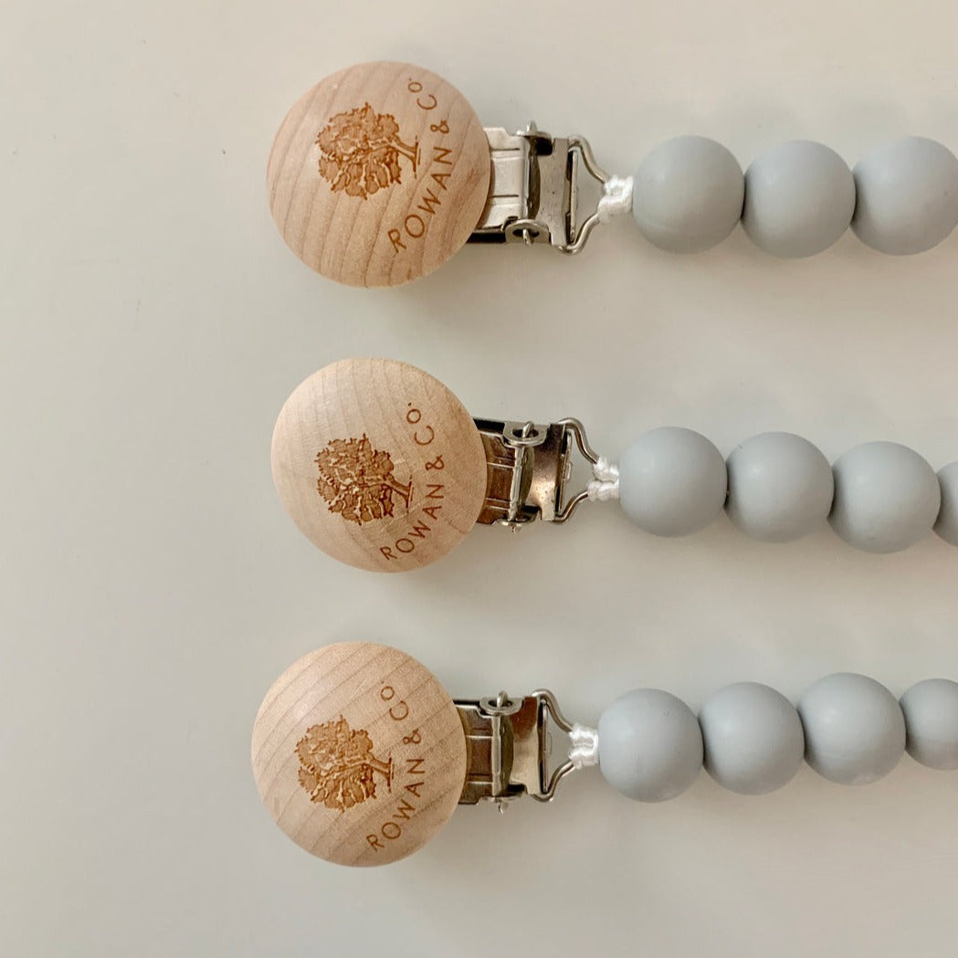 carolyn pacifier clip in grey