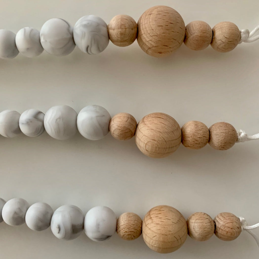 carolyn pacifier clip in marble