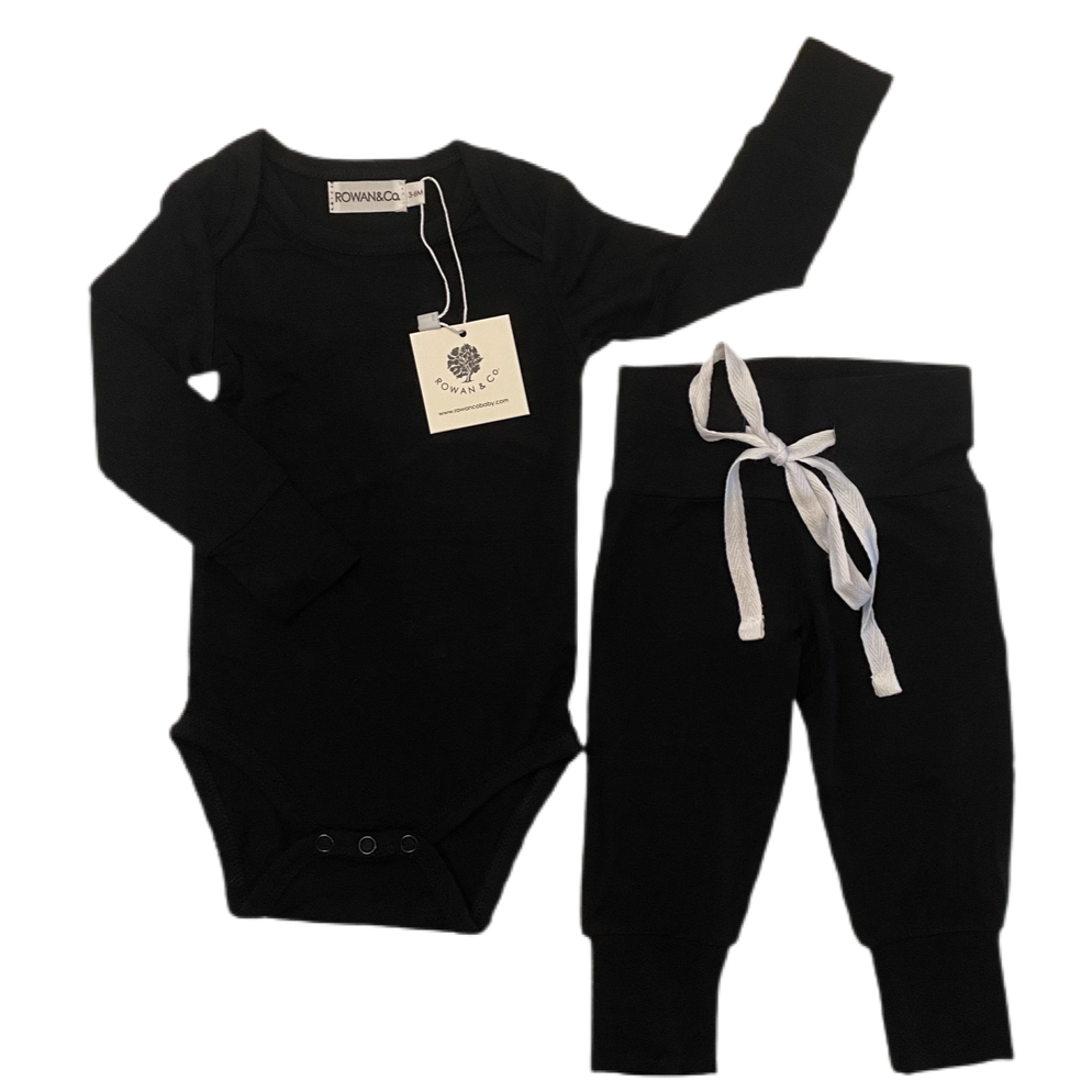 hillside jogger set in black