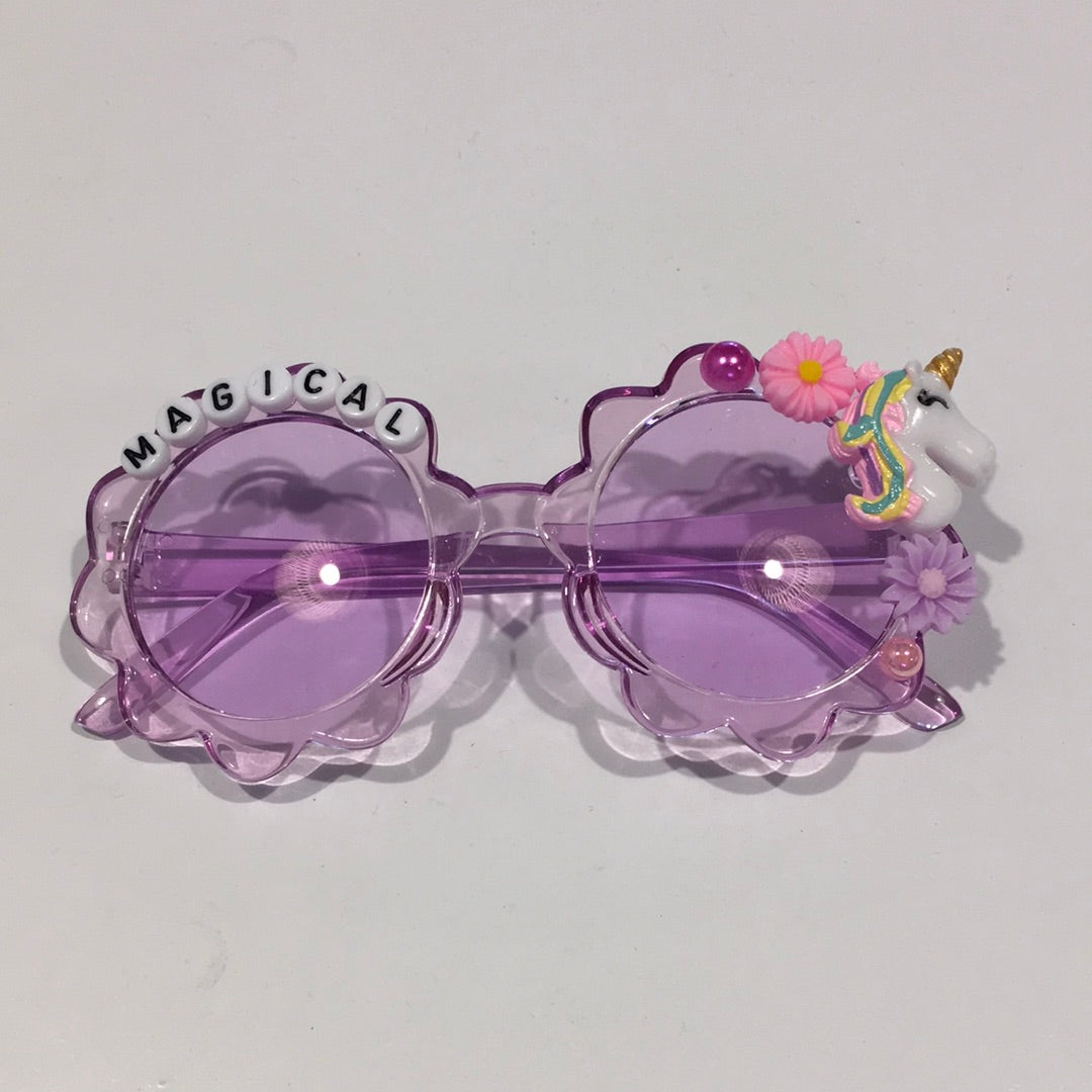 ‚ÄúMagical‚Äù sunglasses with unicorn