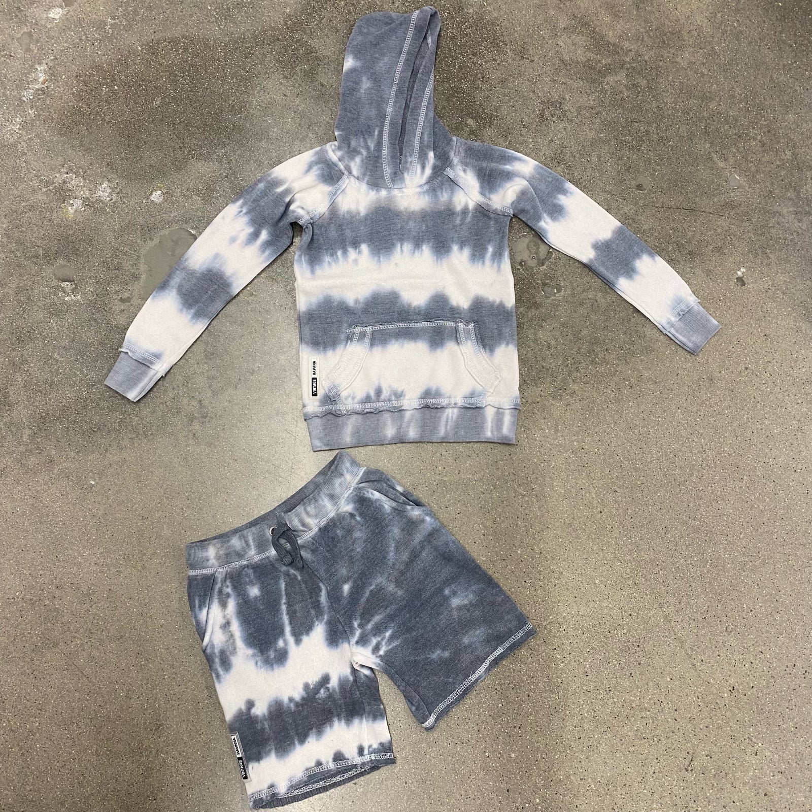 titanium streak tie dye burnout fleece short