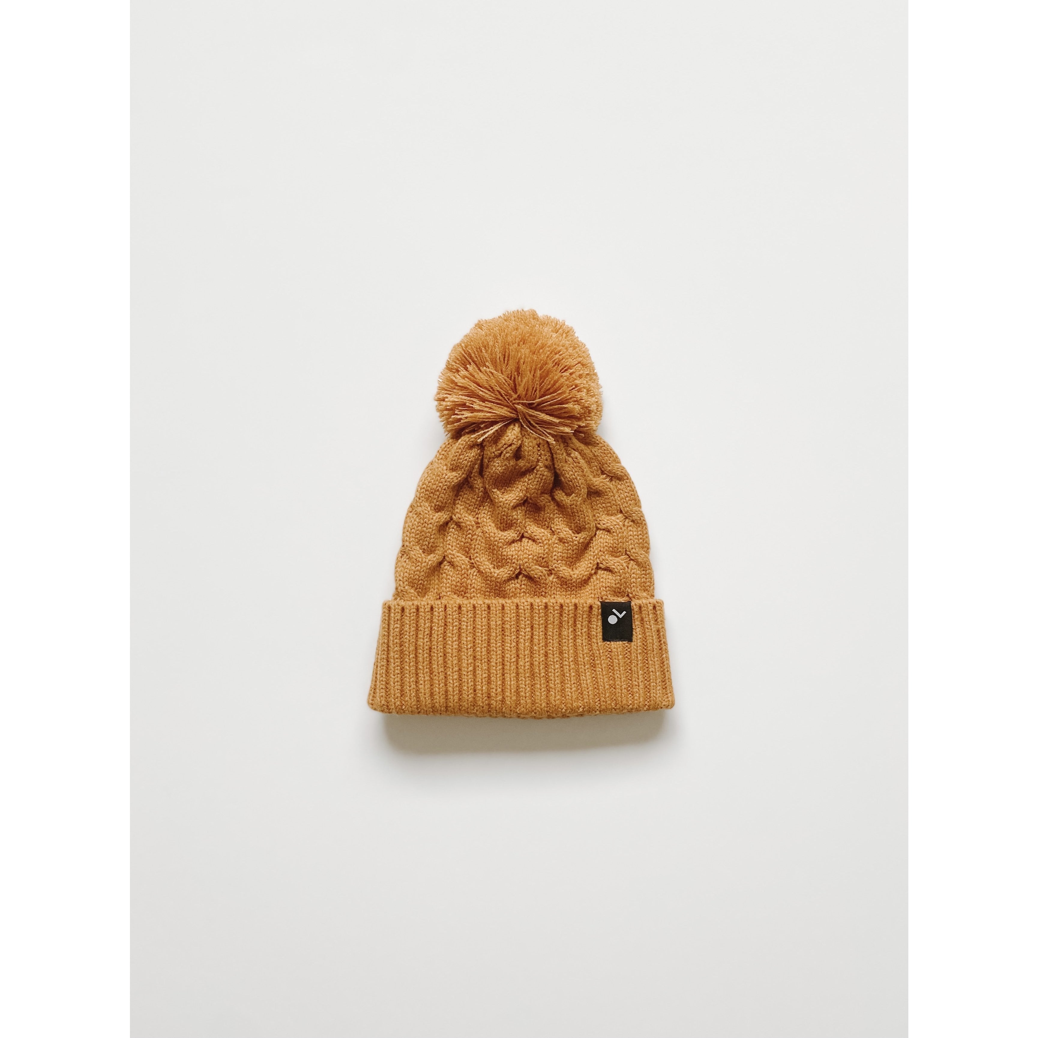 knit pom beanie in cider
