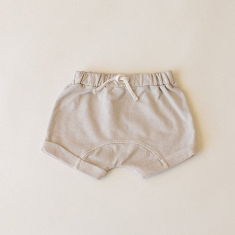 the jogger shorties in sand