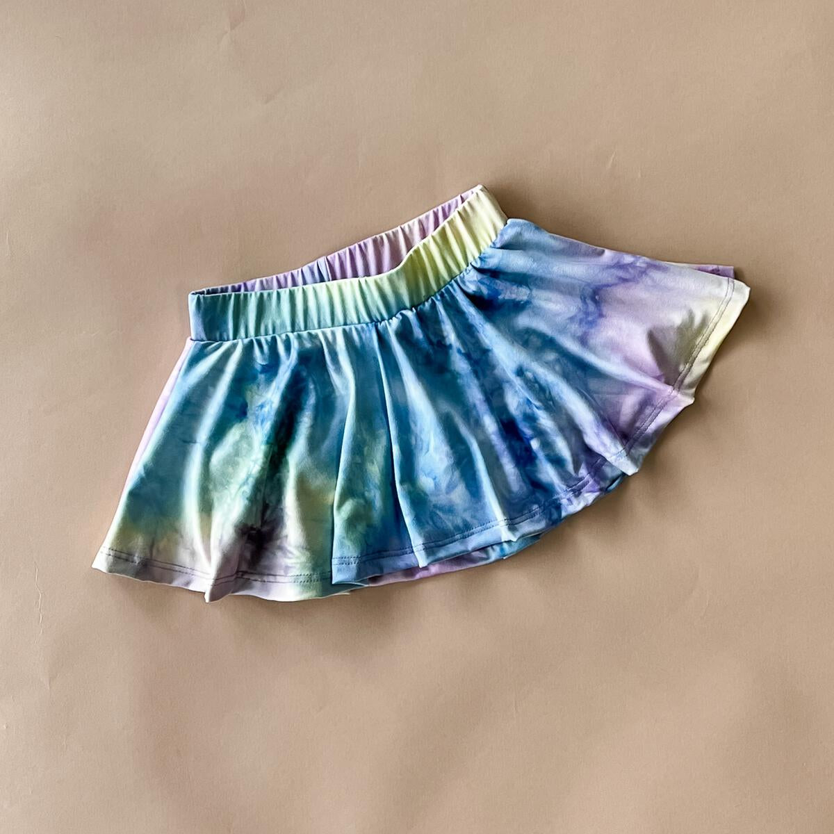 lyric skort in unicorn