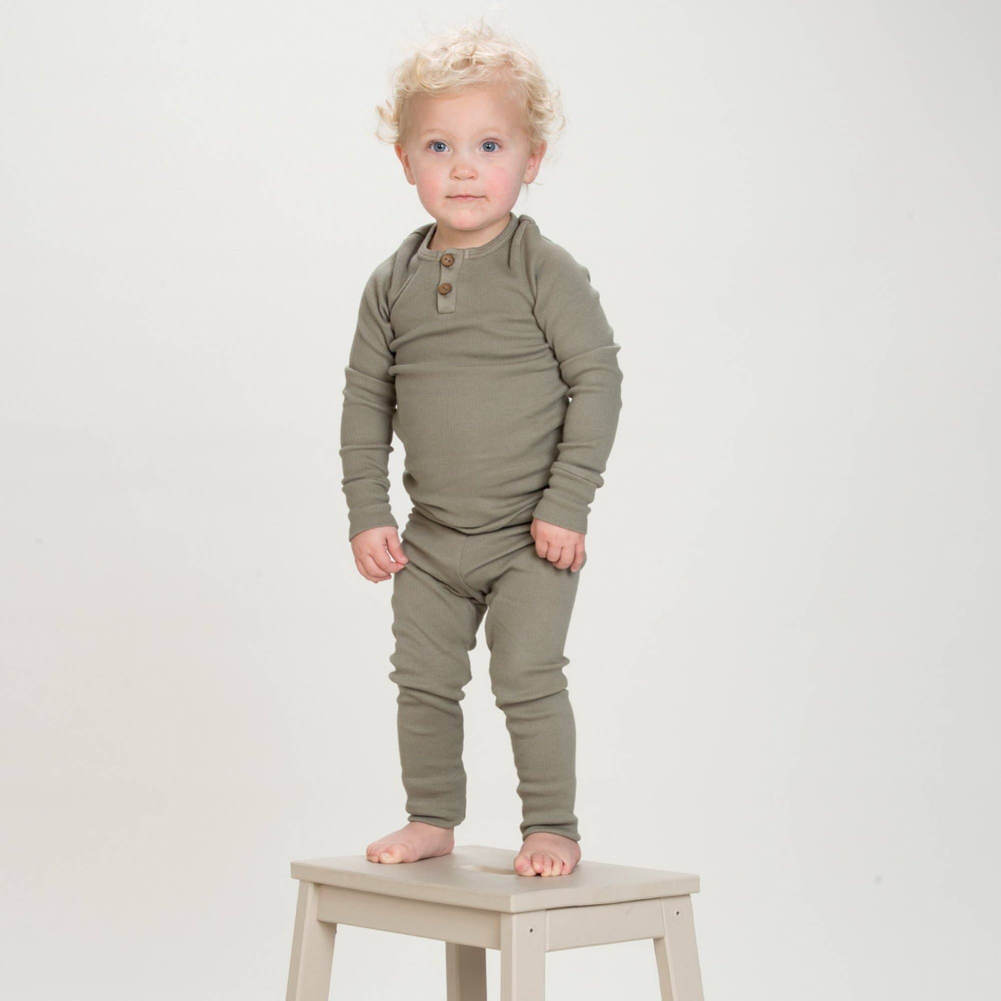 organic vintage leggings in moss