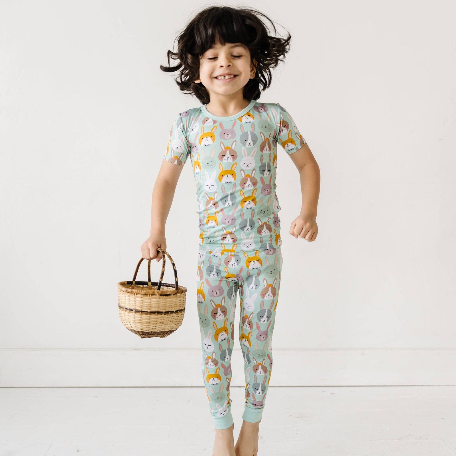 rad rabbits s/s two-piece bamboo viscose pajama set in green