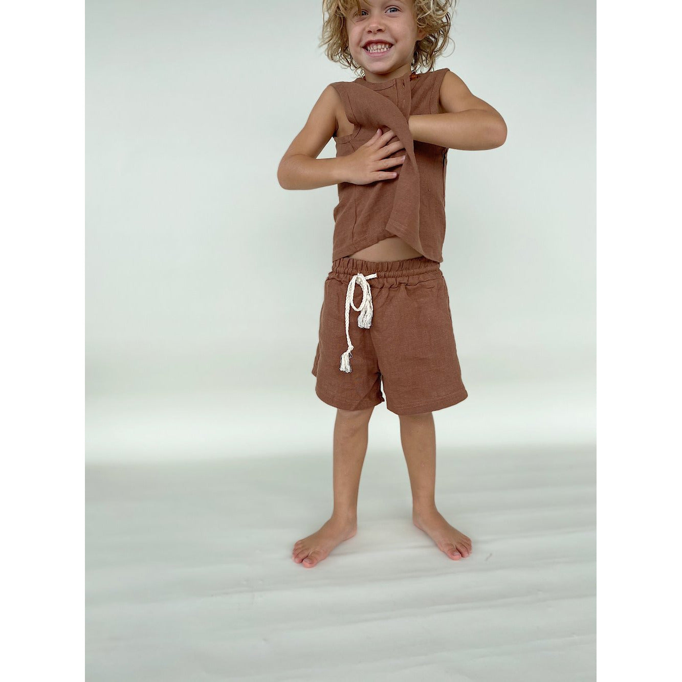 ryka linen short in chocolate
