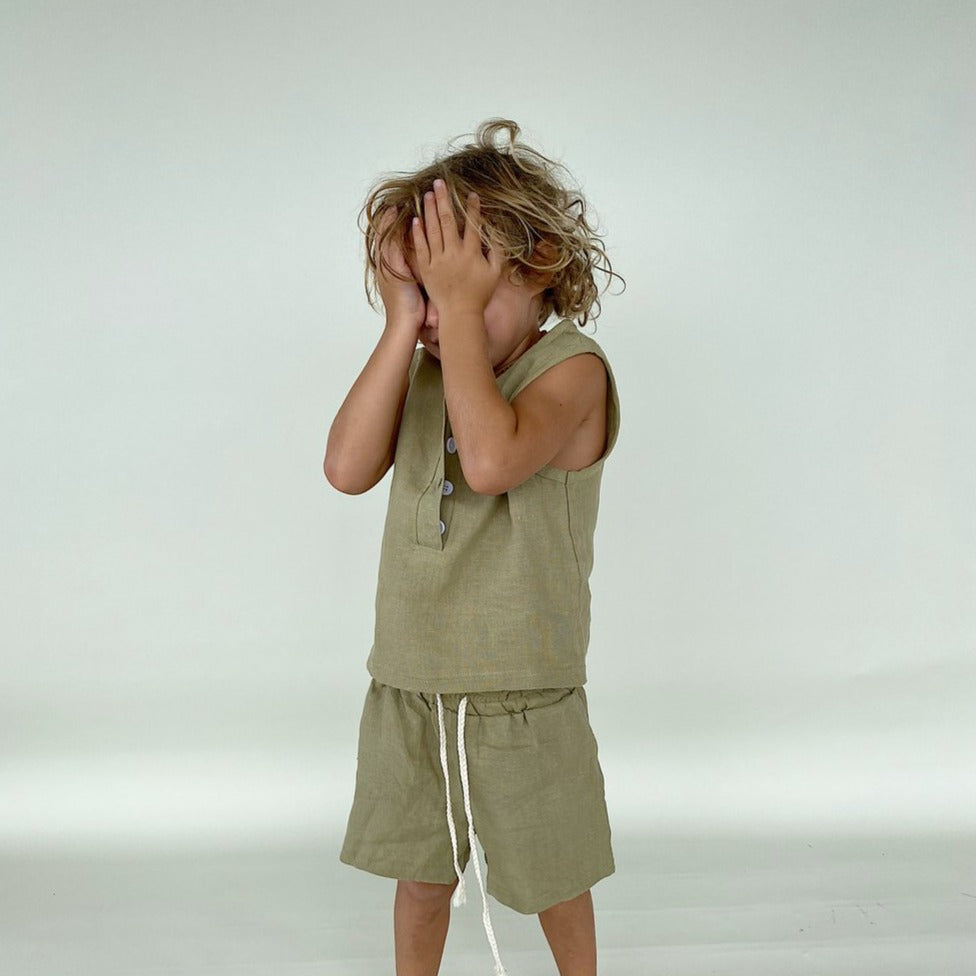 ryka linen short in sage