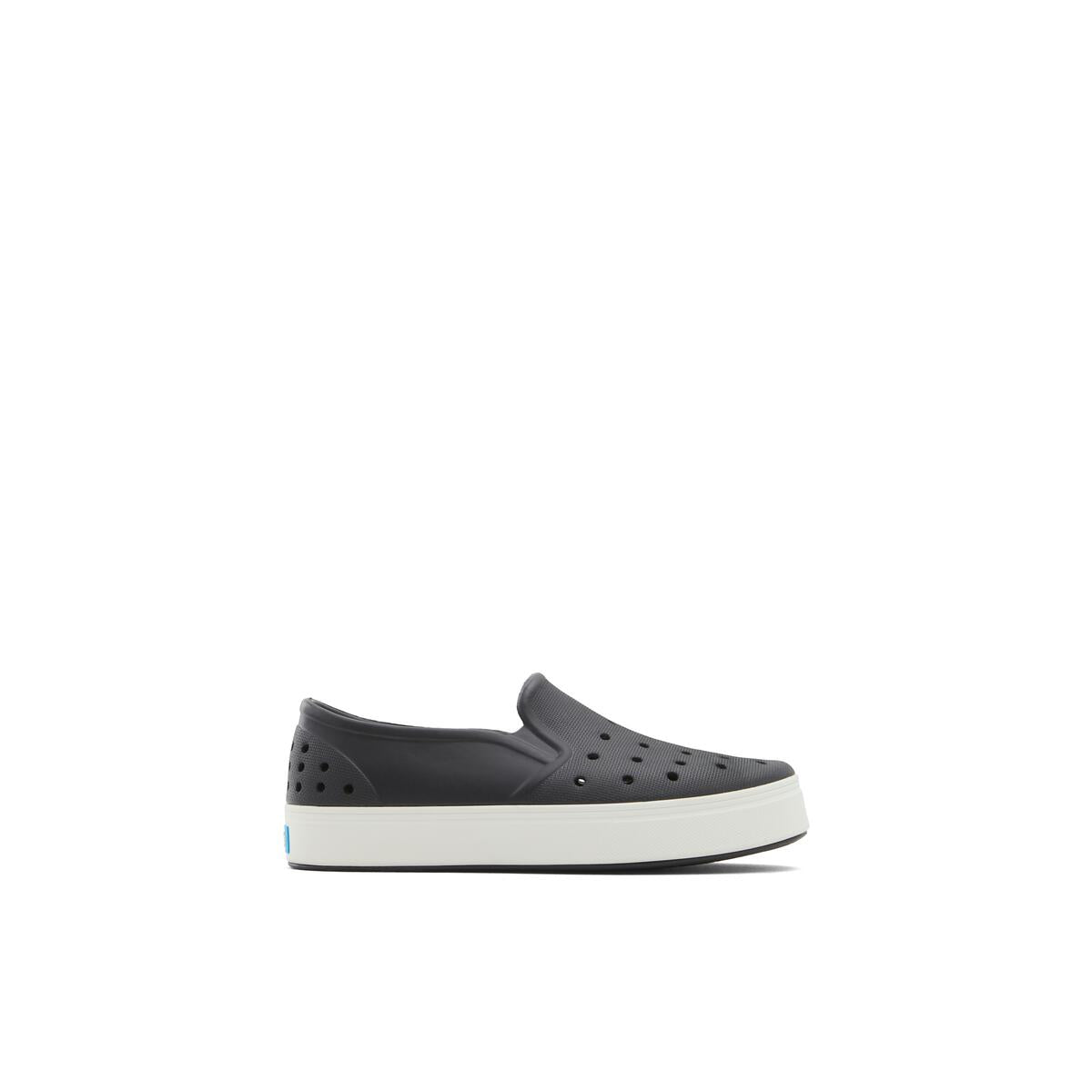 slater kids slip on sneaker in black