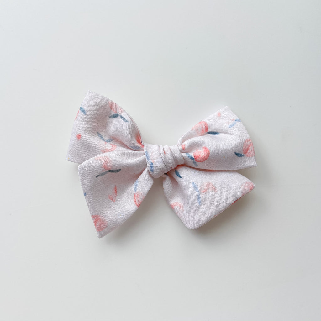 summer print bow clip in peaches