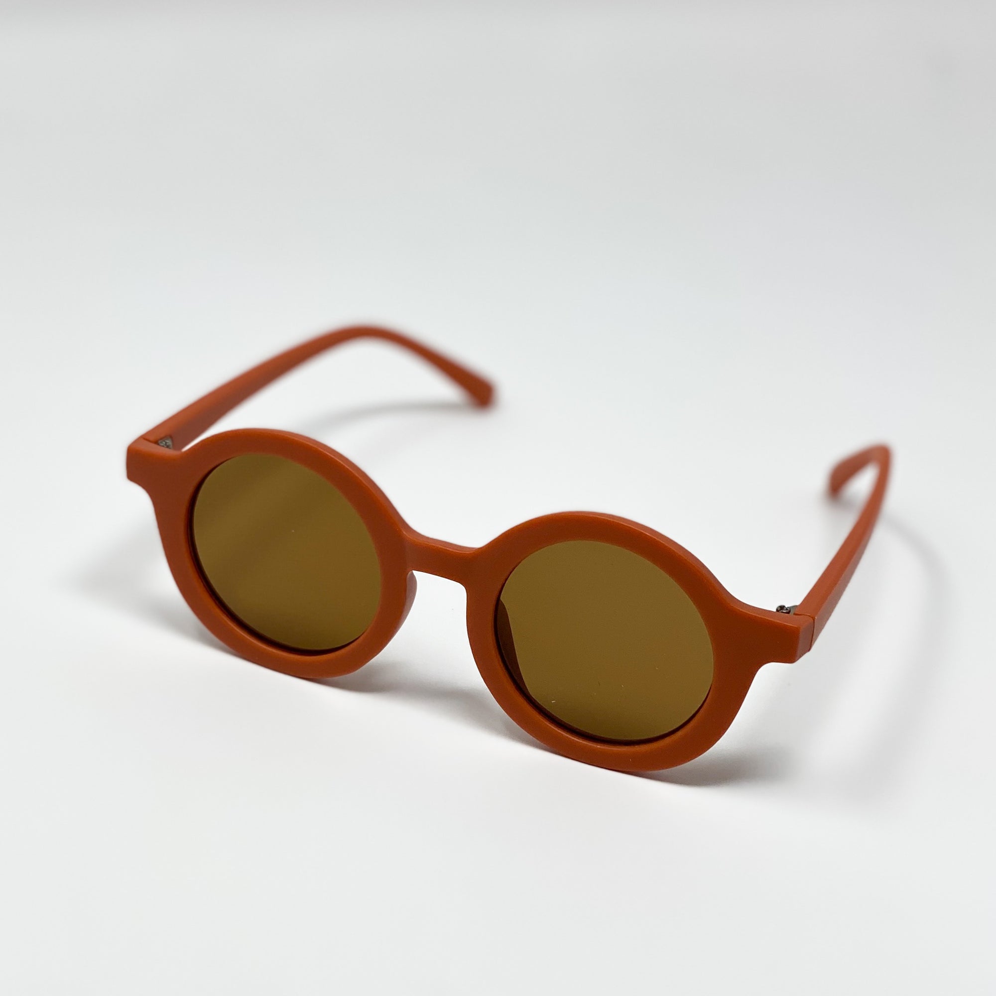 sustainable sunglasses in dusty pink